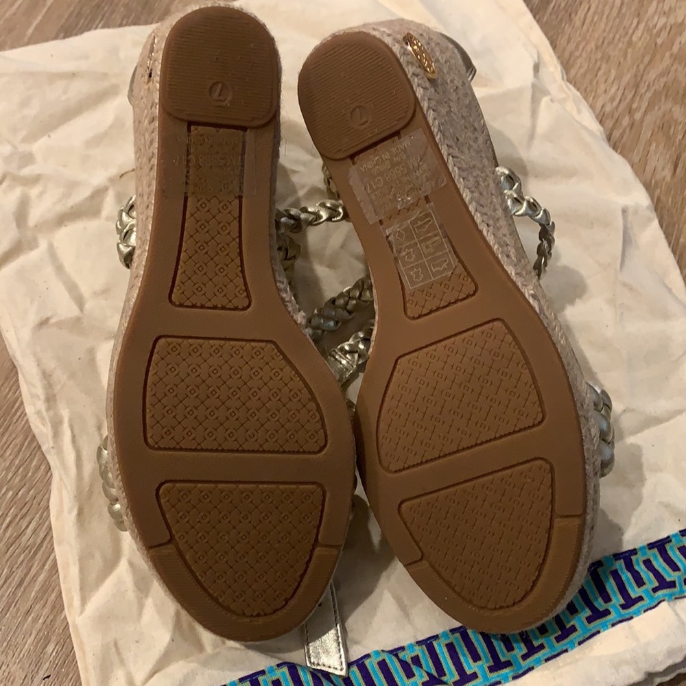 Like new, sold out Tory Burch gold espadrilles - Picture 4 of 4